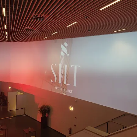 Living מידלקרק